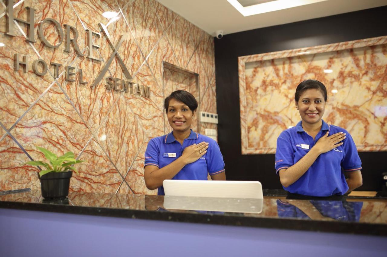 ホテル Horison Express Sentani ジャヤプラ エクステリア 写真